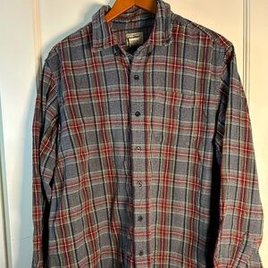 L.L.Bean Scotch plaid flannel men's buttons down shirt, large, grey/ red/ white